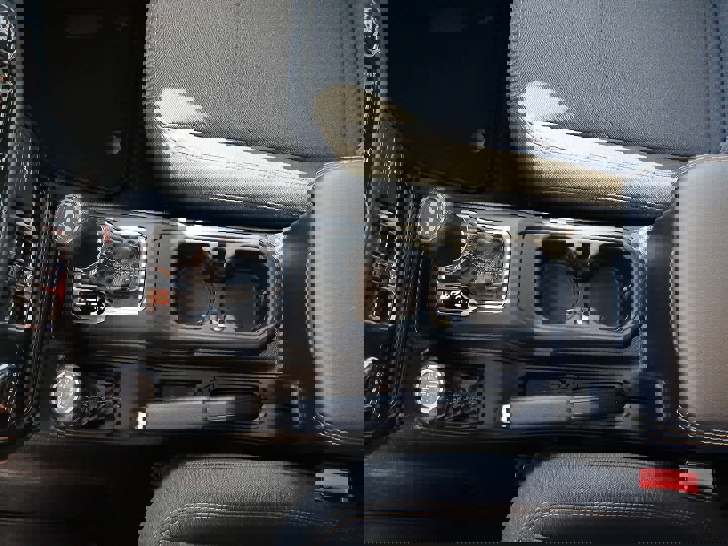 Used 2025 Jeep Wrangler Sahara image 46