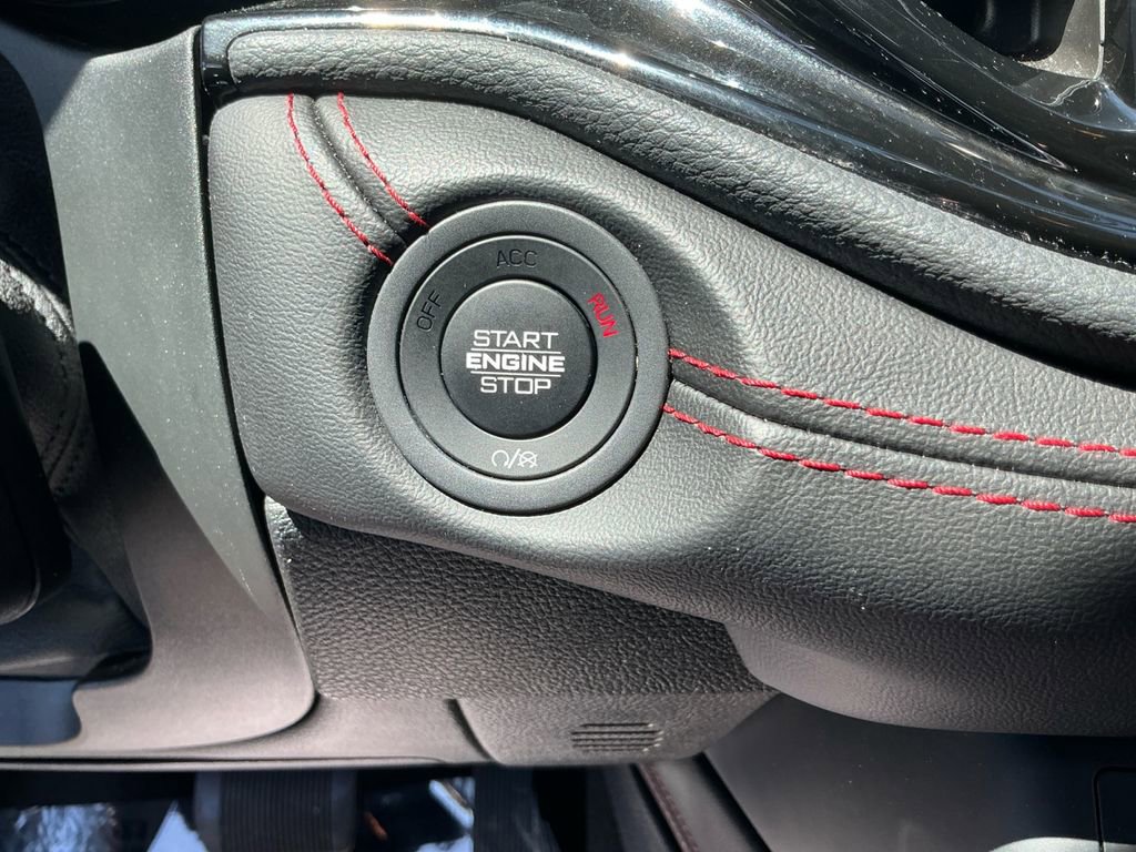 Used 2025 Dodge Durango GT AWD/4WD image 24