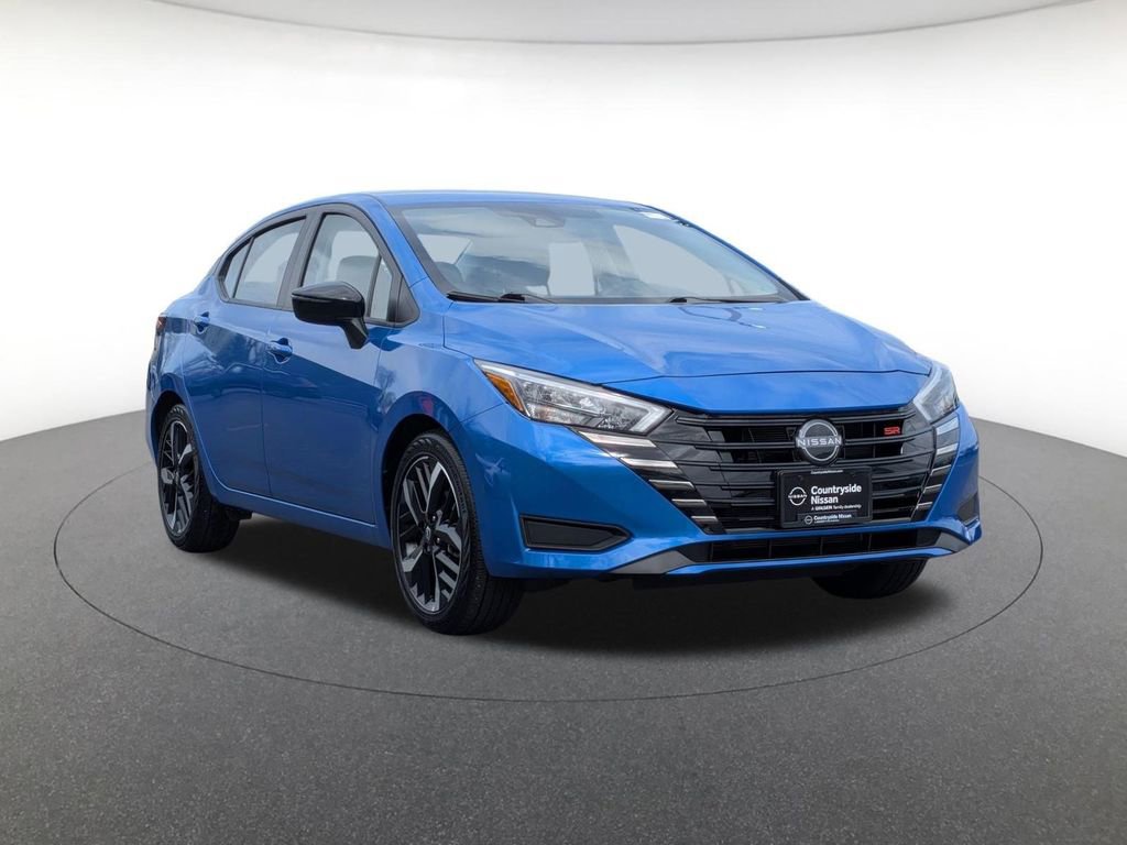 Used 2024 Nissan Versa SR image 3