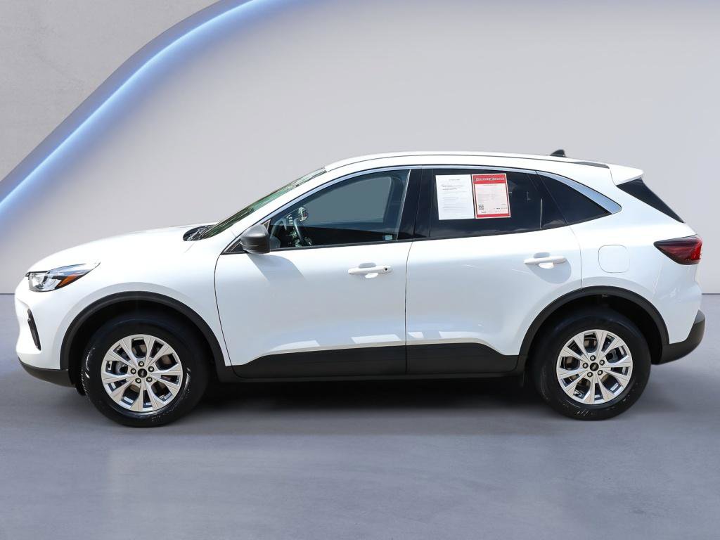 Used 2024 Ford Escape Active AWD/4WD image 3