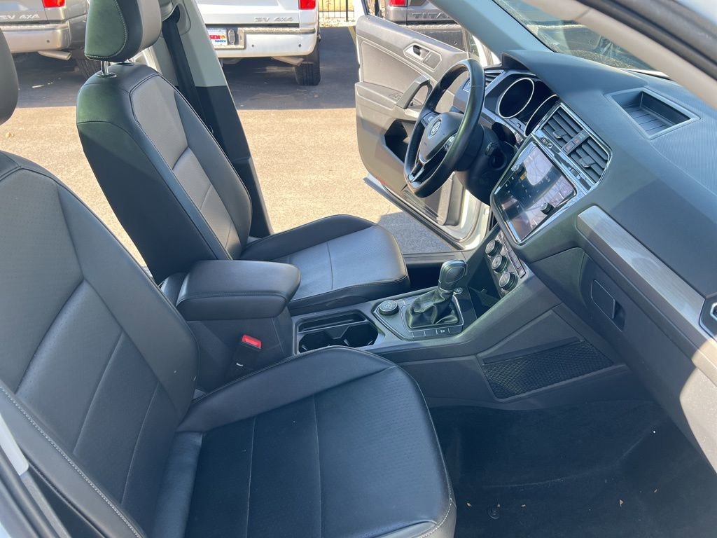 Used 2019 Volkswagen Tiguan SE image 21
