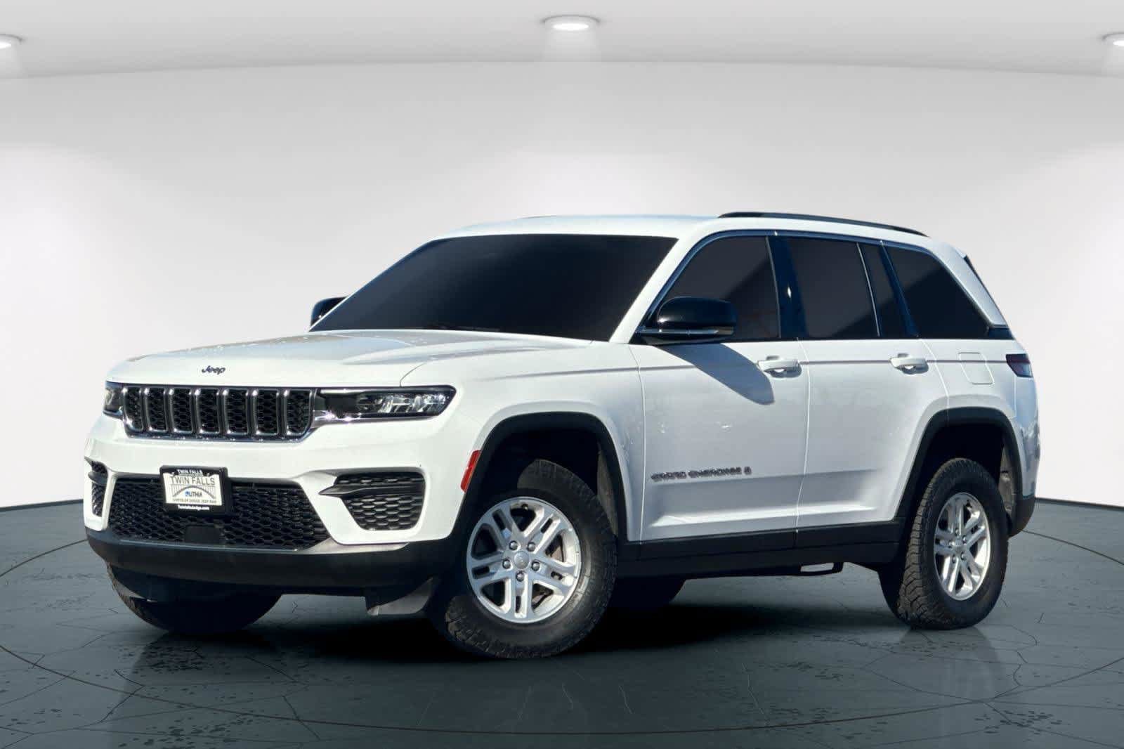 Used 2023 Jeep Grand Cherokee Laredo w/ Trailer Tow Prep Group (B)