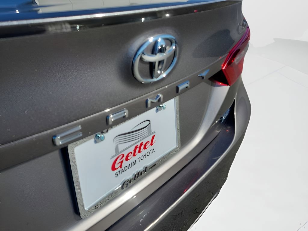 Used 2024 Toyota Camry SE image 6