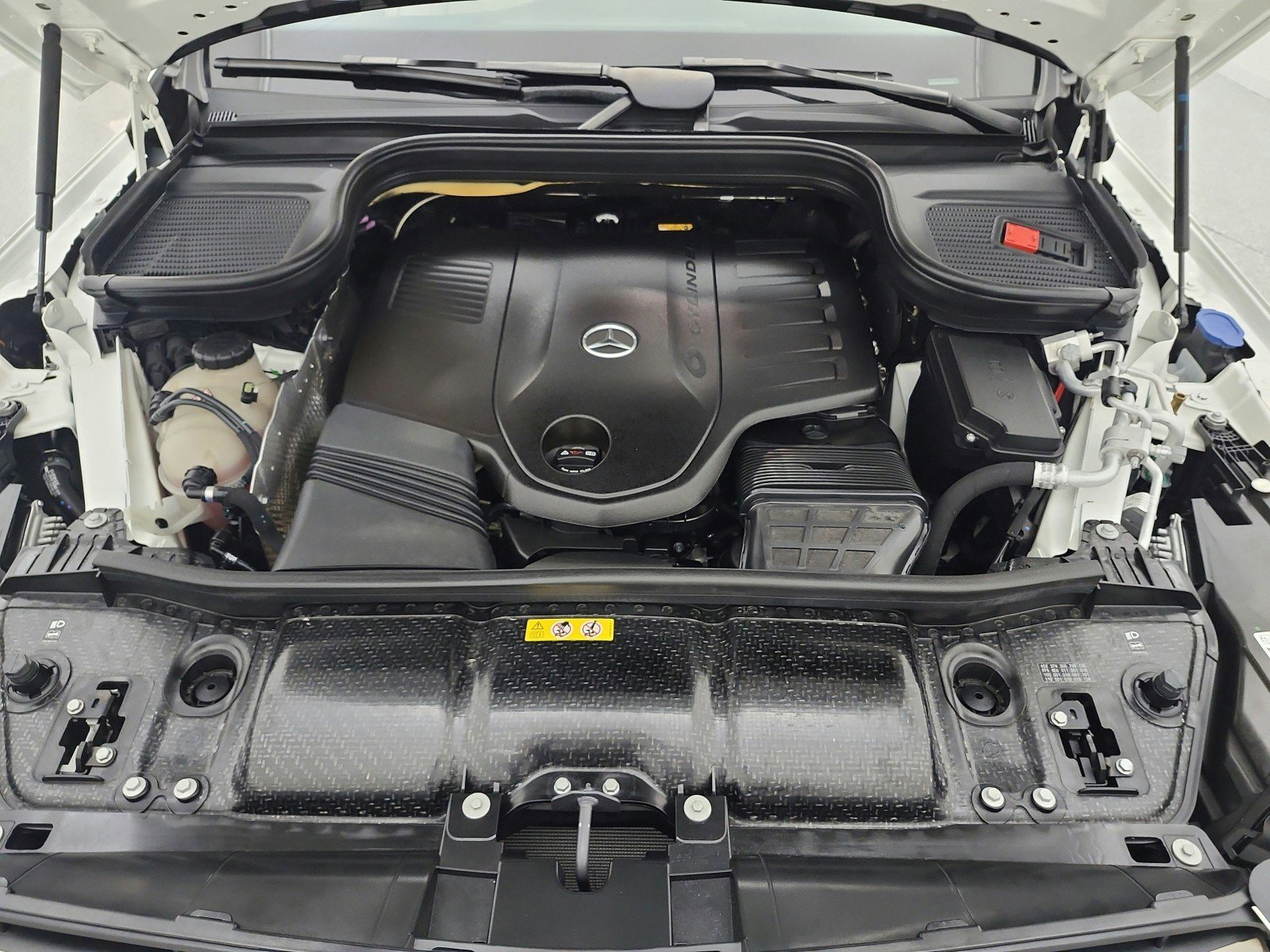 Used 2024 Mercedes-Benz GLS 450 4MATIC image 16