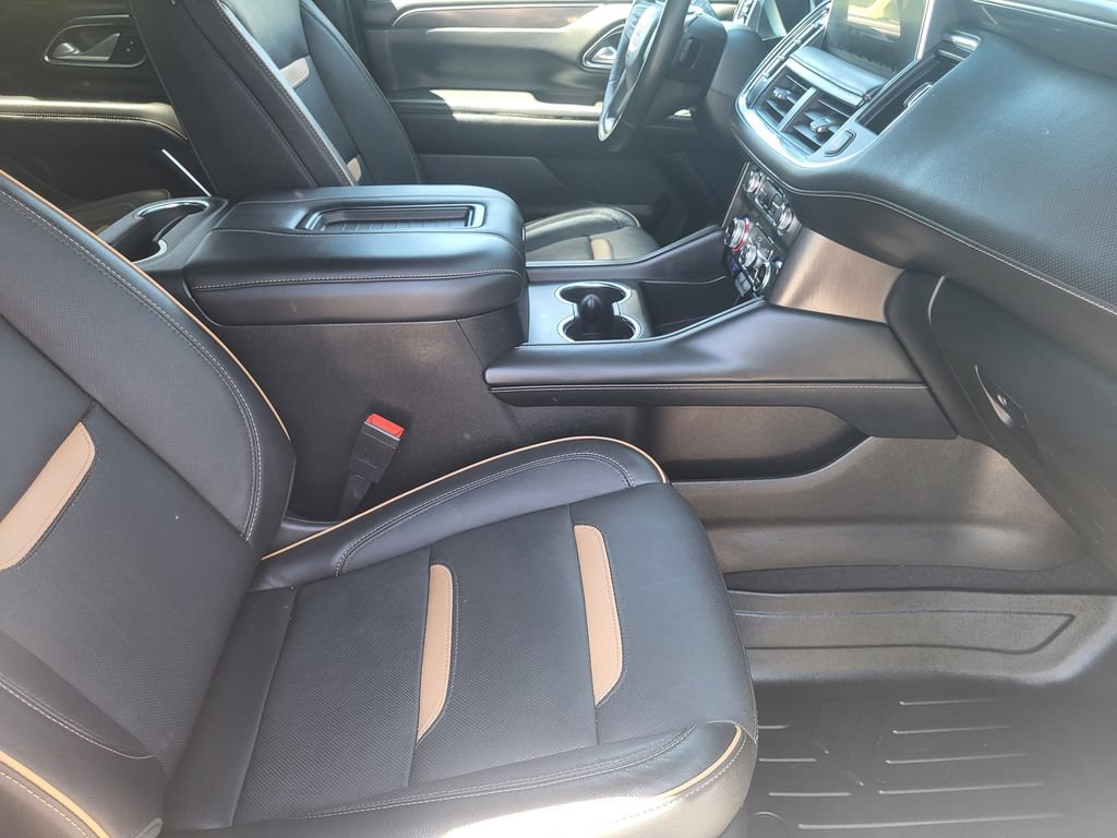 Used 2022 GMC Yukon XL AT4 AWD/4WD image 14
