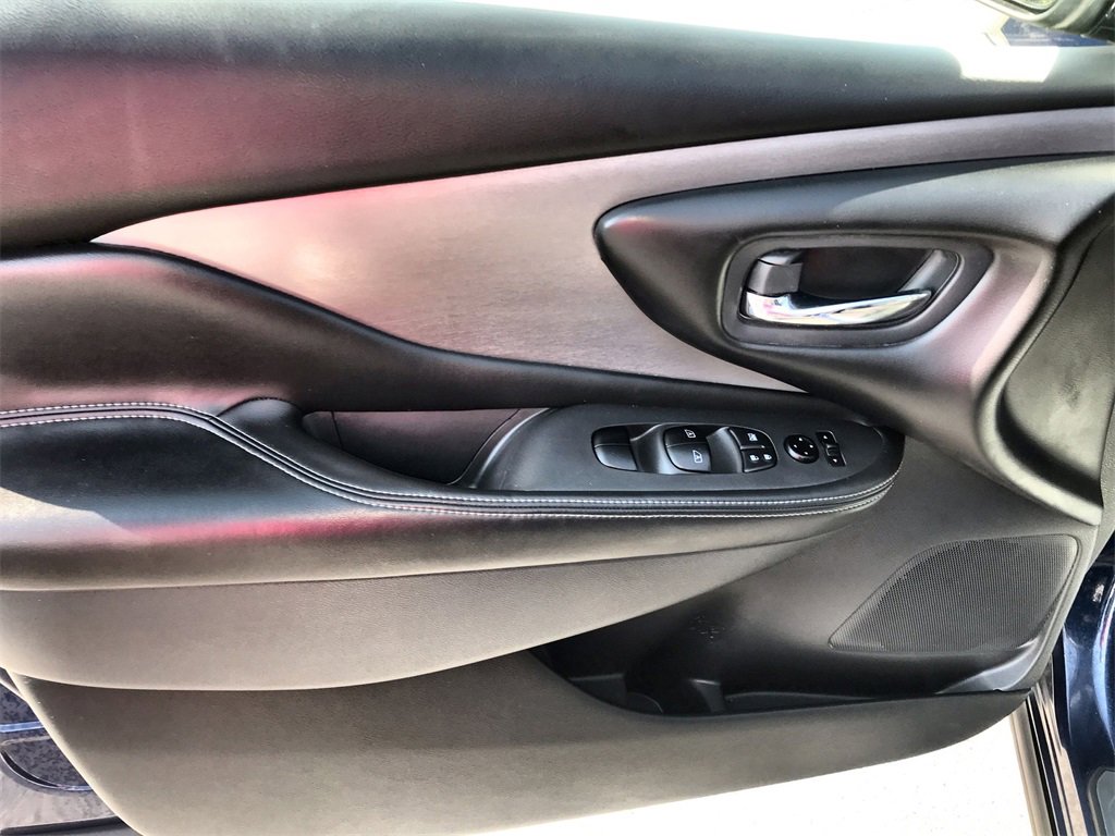 Used 2020 Nissan Murano SV image 13