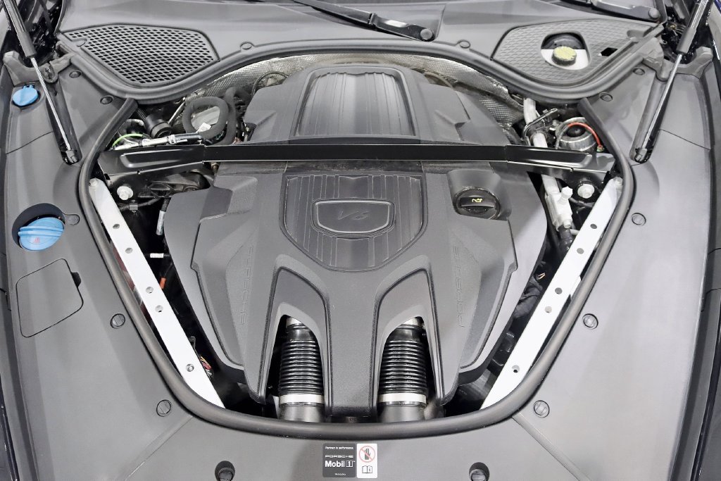 Used 2025 Porsche Panamera 4 AWD/4WD image 40