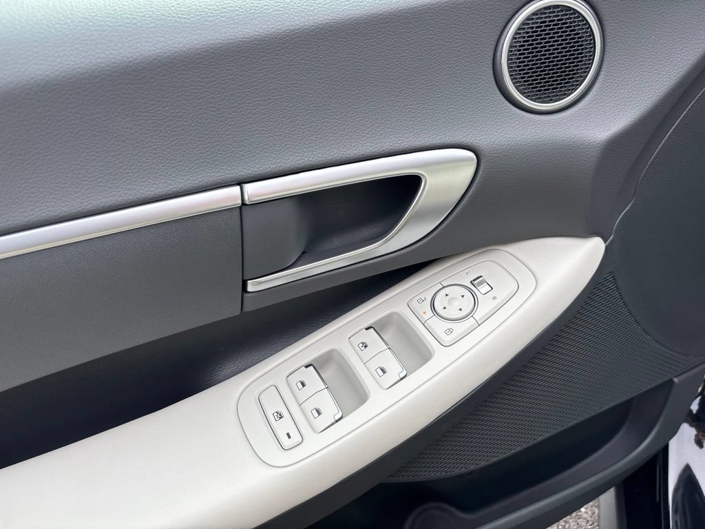 New 2026 Hyundai Sonata SE FWD image 12