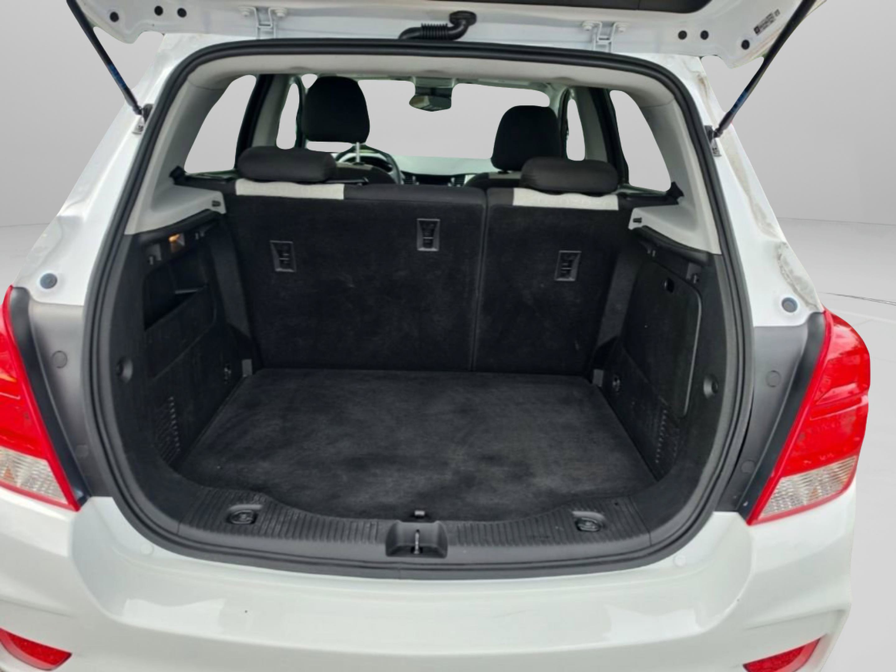 Used 2020 Chevrolet Trax LS w/ Tint and Cruise Package FWD image 10