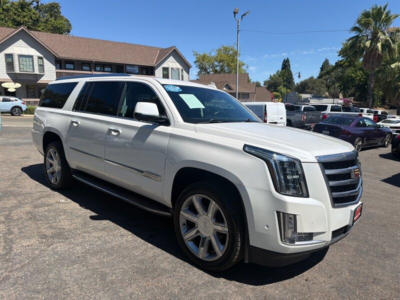 Used 2018 Cadillac Escalade ESV Premium Luxury AWD/4WD image 5