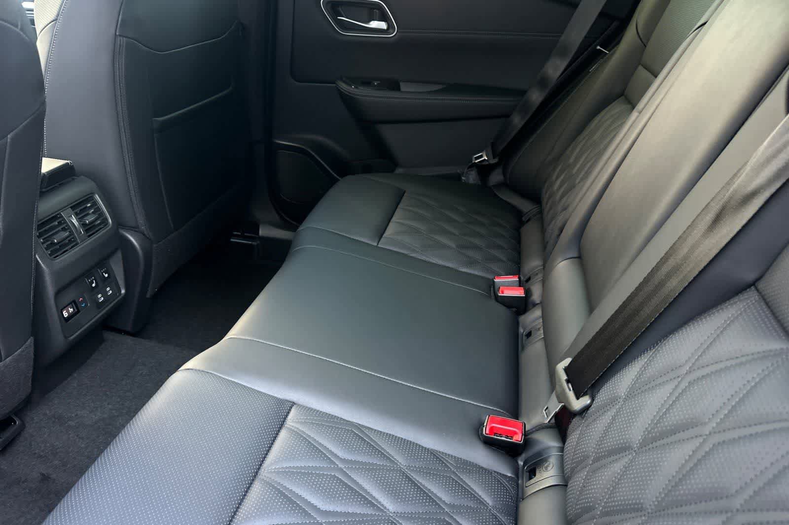 New 2026 Nissan Rogue Platinum image 5