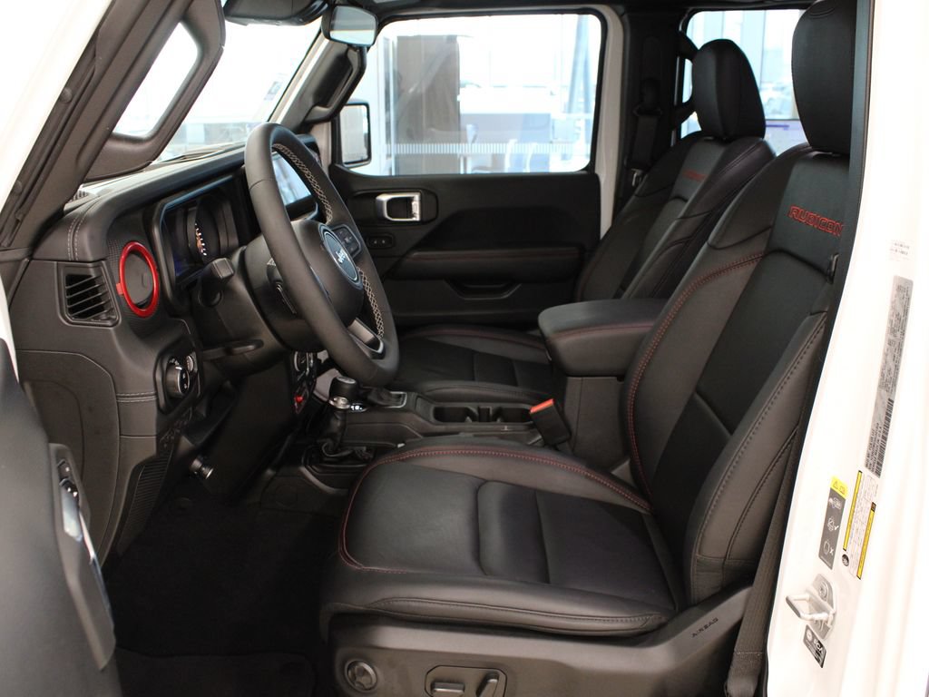 Used 2025 Jeep Gladiator Rubicon w/ Convenience Group AWD/4WD image 10