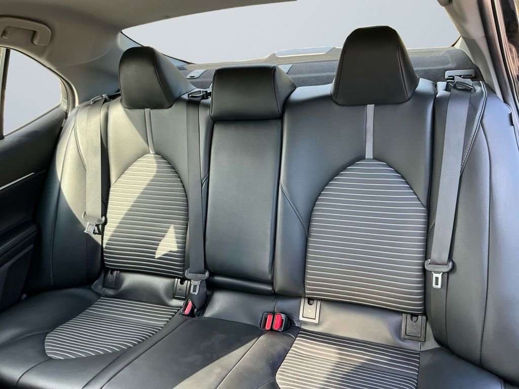 Used 2019 Toyota Camry SE image 14