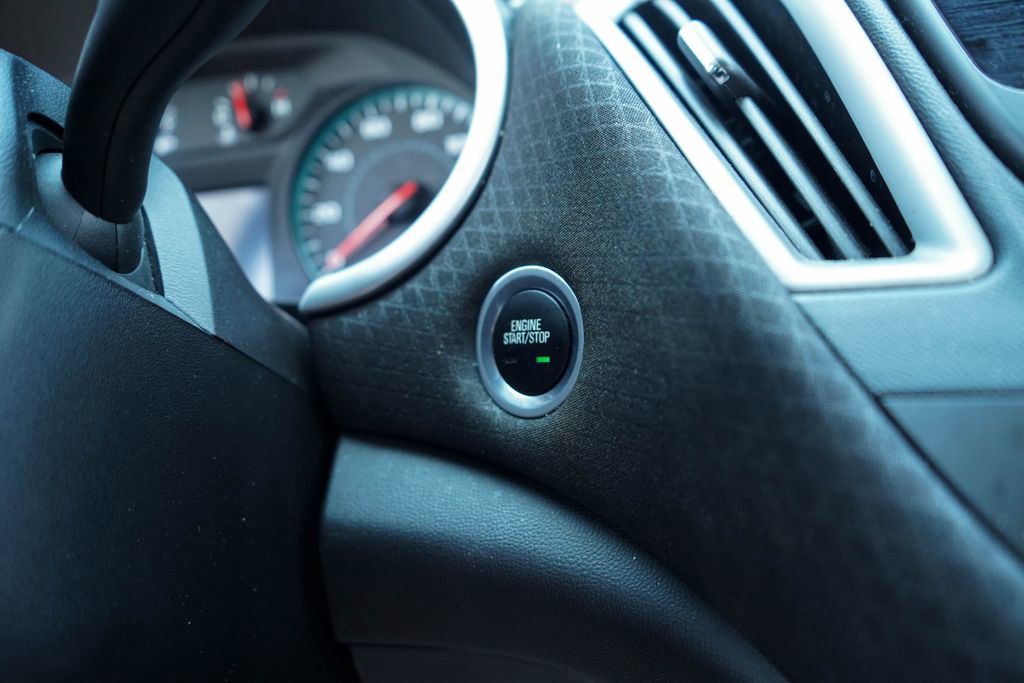 Used 2024 Chevrolet Malibu LT image 23