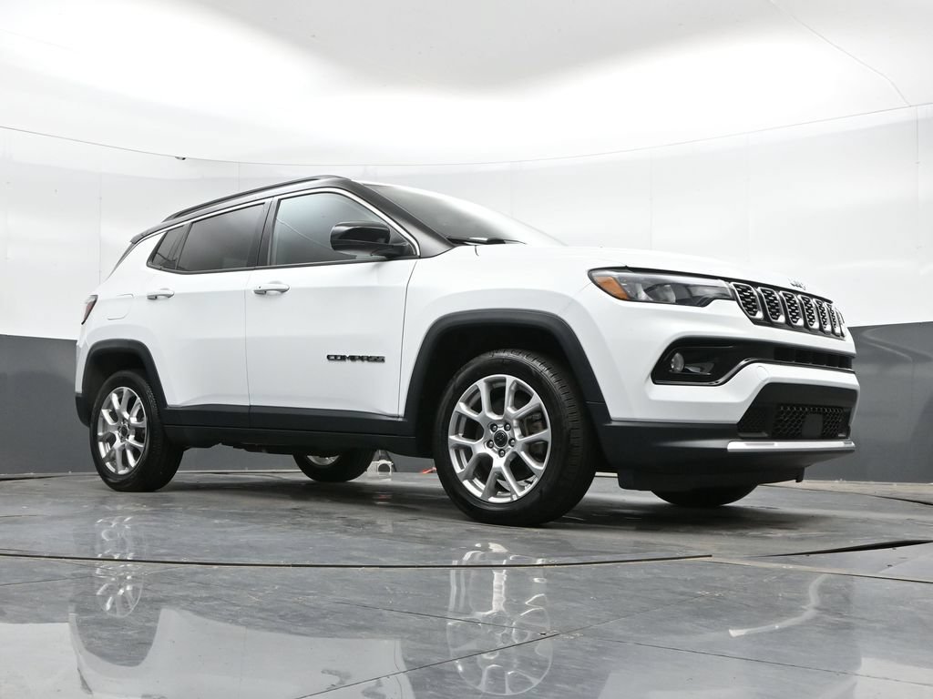 Used 2025 Jeep Compass Limited AWD/4WD image 43
