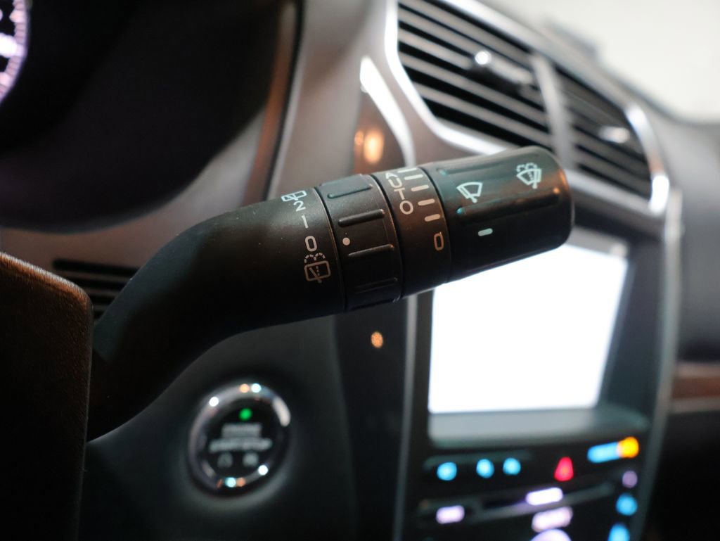 Used 2017 Ford Explorer Platinum image 40