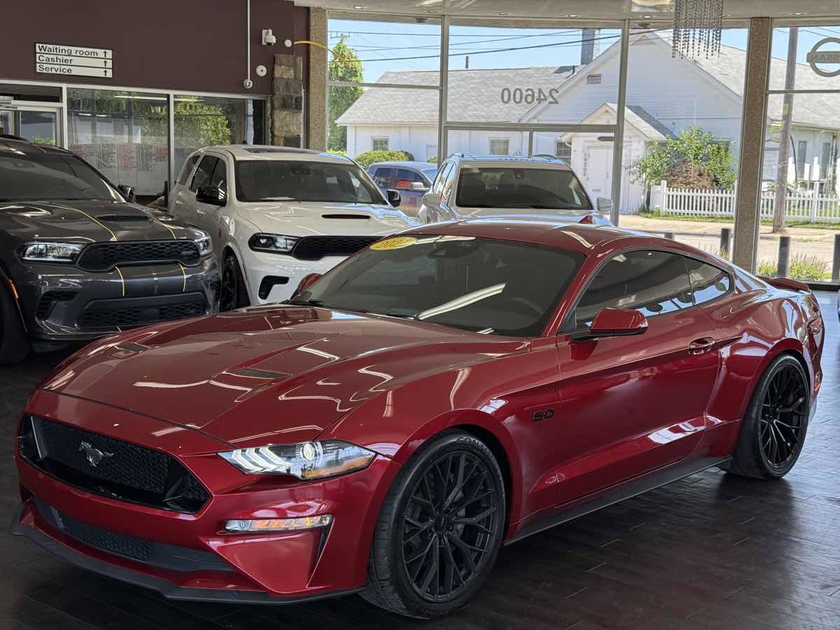 Used 2021 Ford Mustang GT image 3