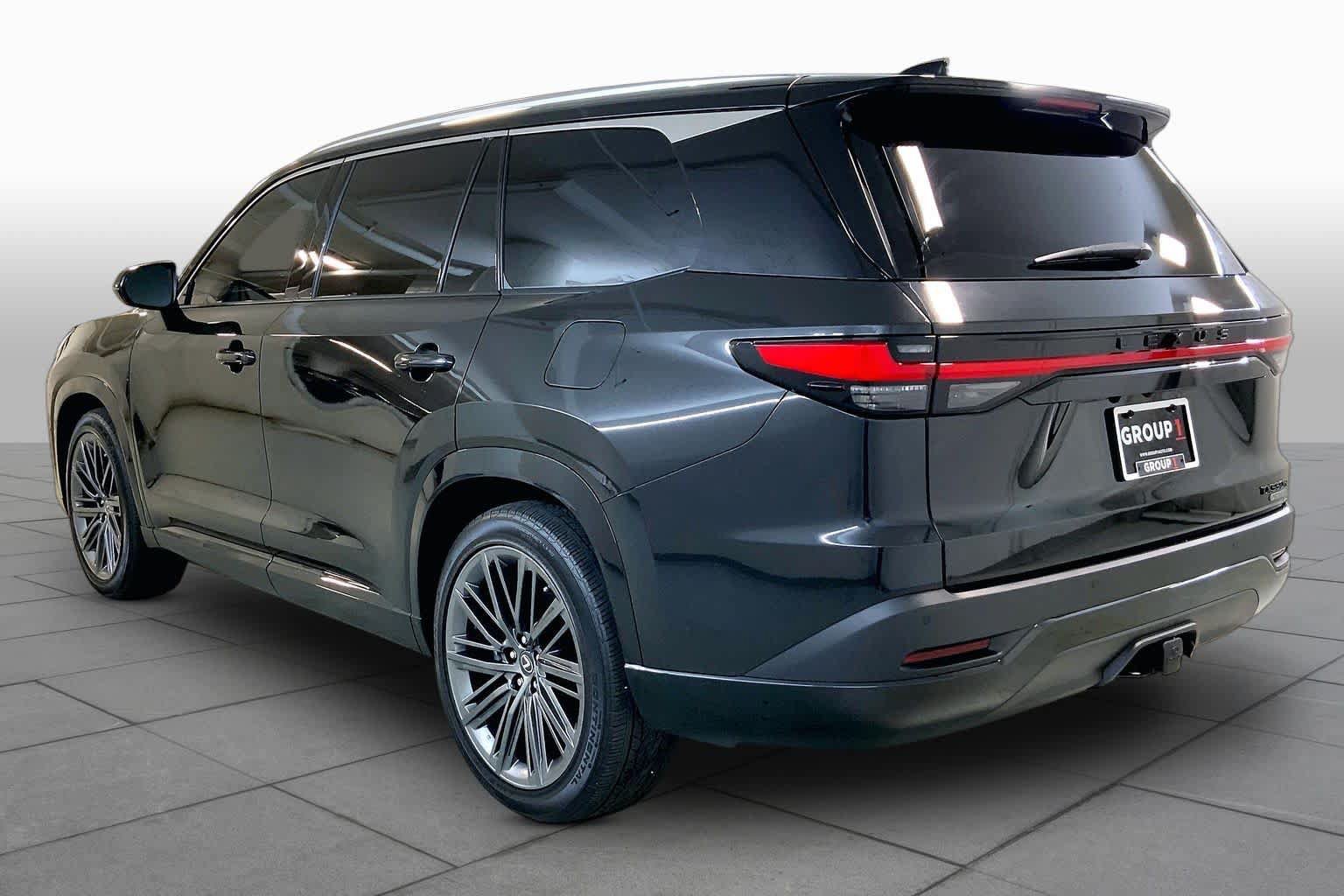 Used 2025 Lexus TX 550h AWD Plug-In Hybrid image 11