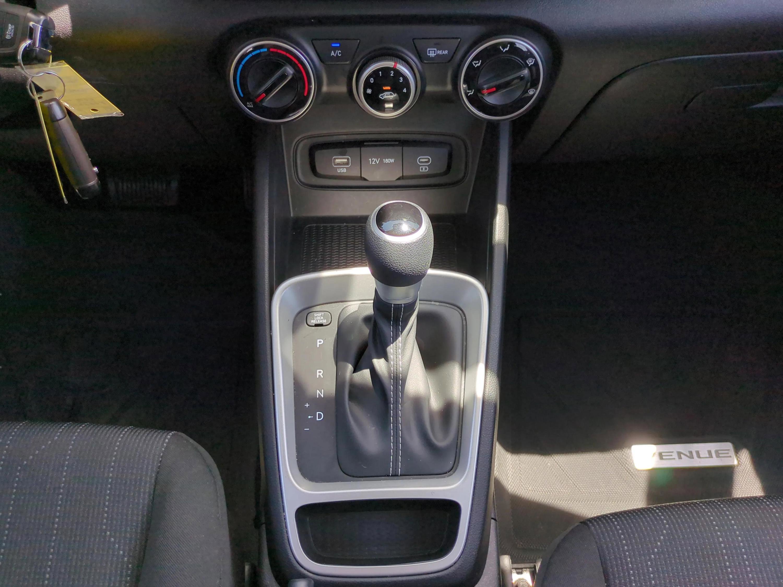 Certified 2023 Hyundai Venue SE FWD image 42