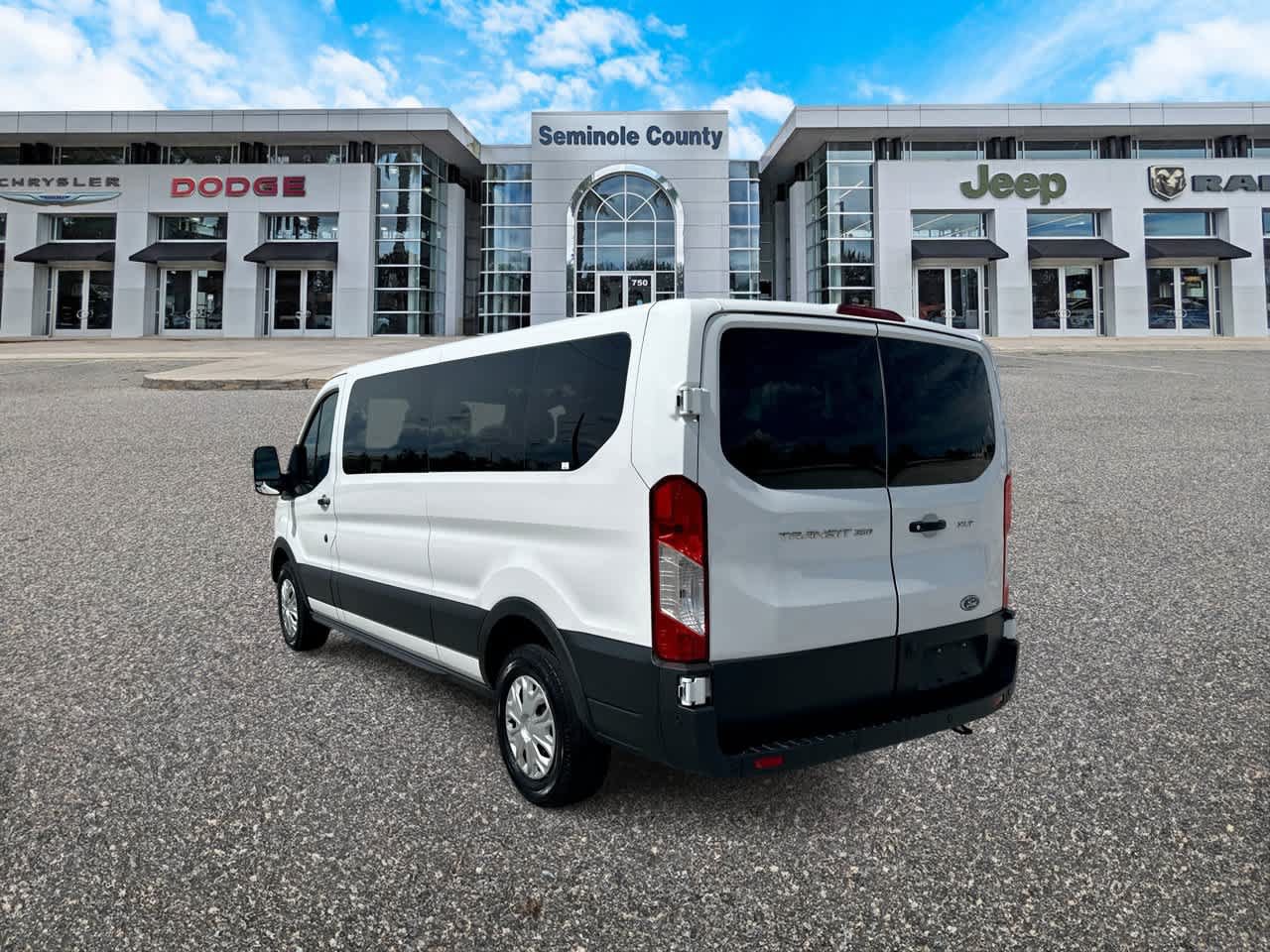 Used 2025 Ford Transit 350 XLT RWD image 6