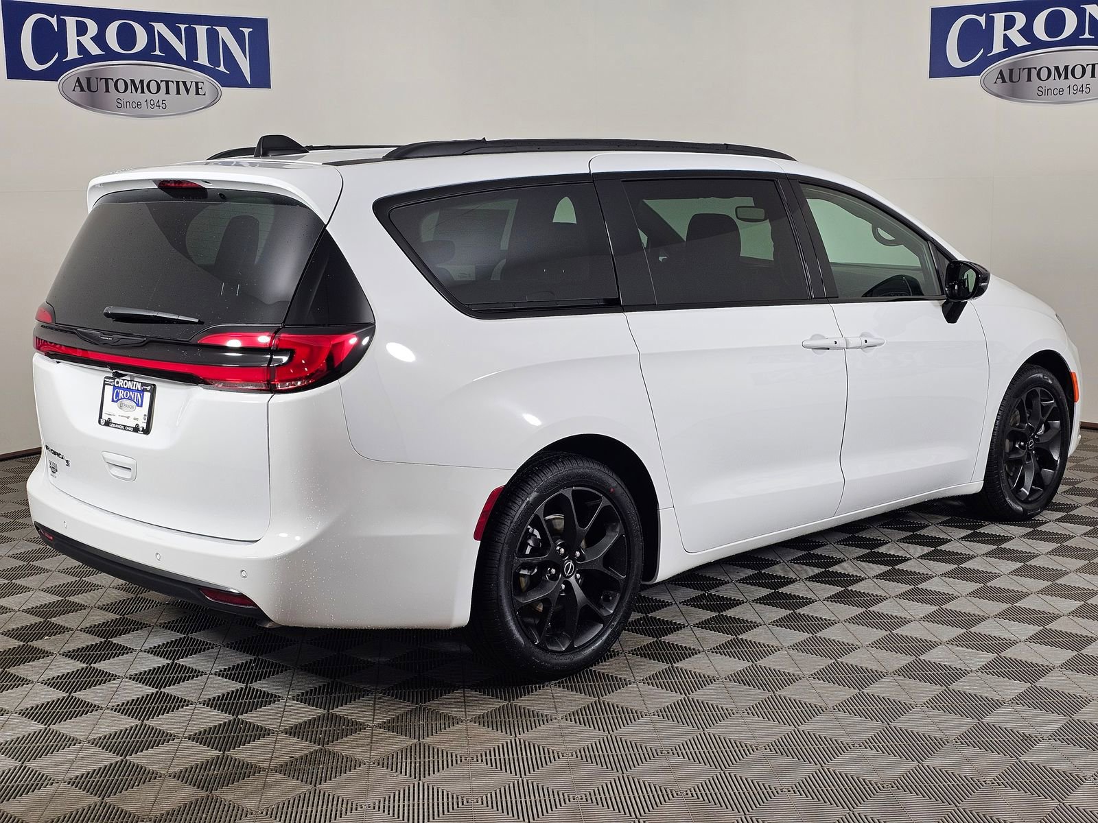 New 2026 Chrysler Pacifica Select w/ S Appearance Package FWD image 5
