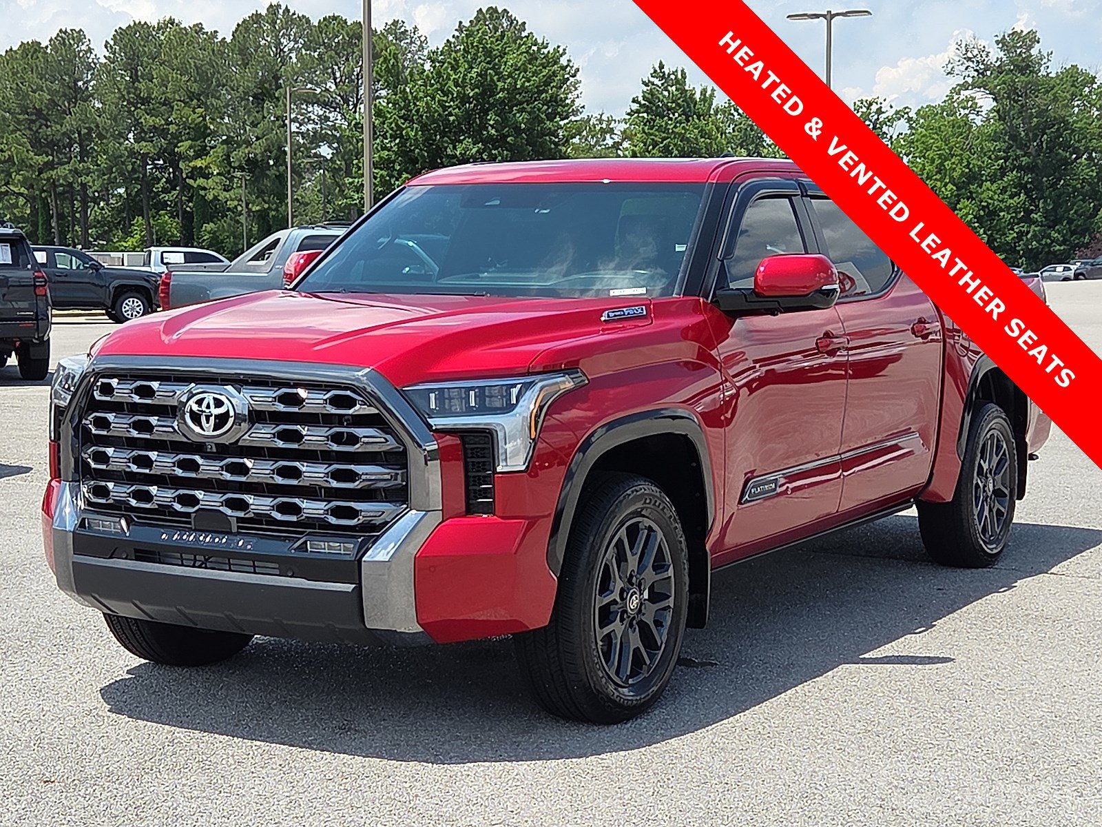 Used 2025 Toyota Tundra Platinum AWD/4WD image 2
