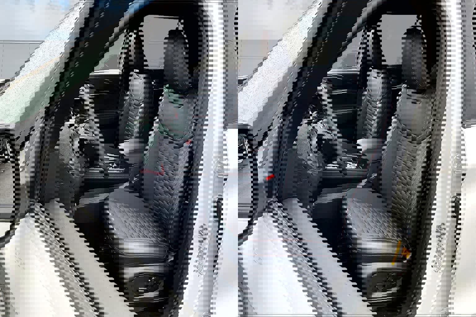 Used 2025 Ford Explorer ST-Line image 11