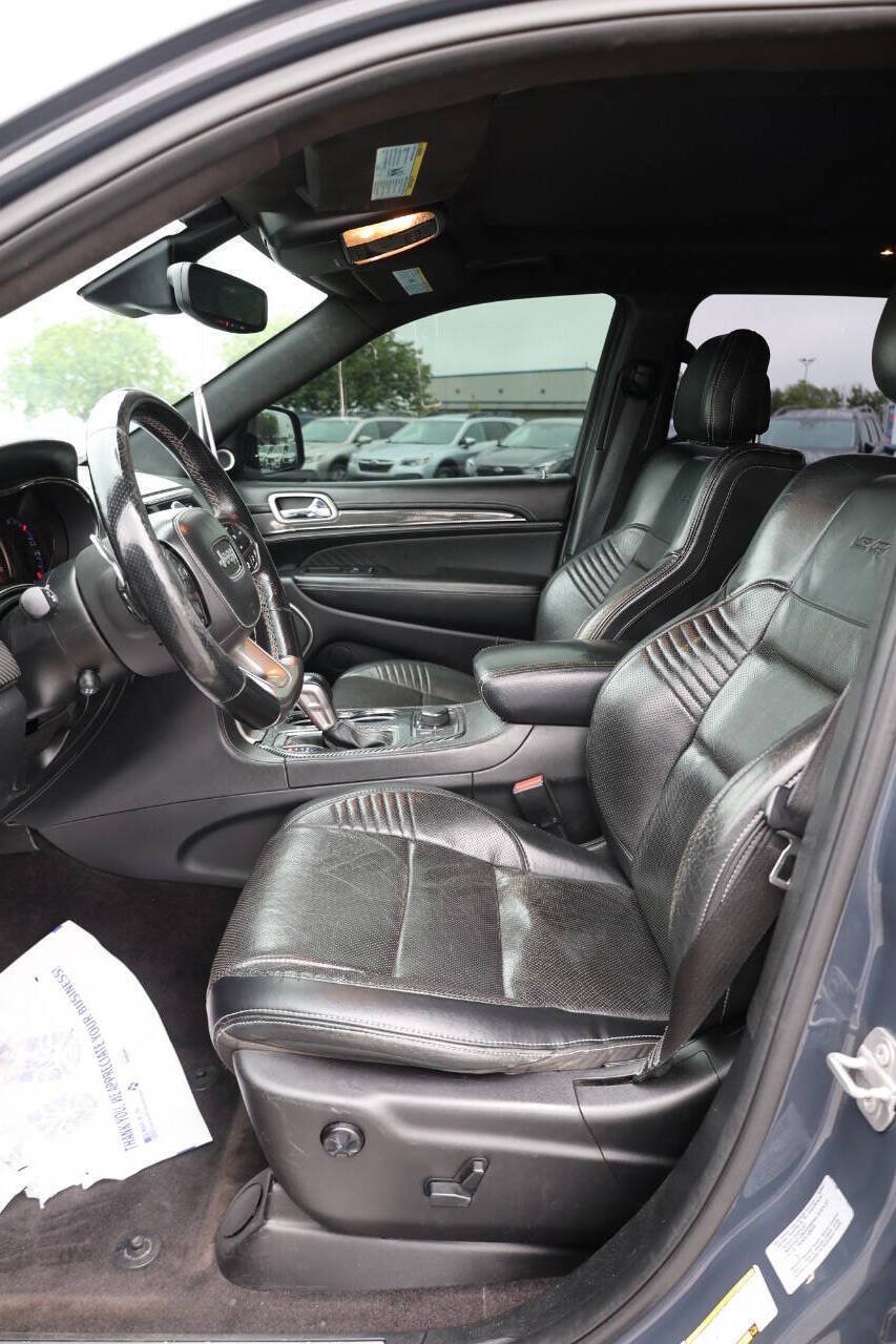 Used 2017 Jeep Grand Cherokee SRT AWD/4WD image 13