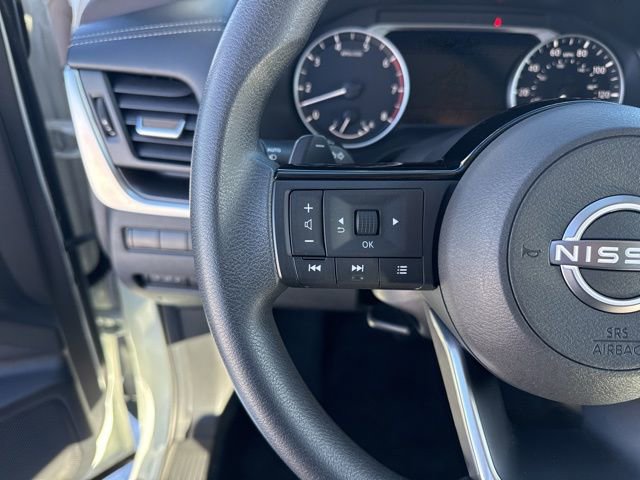 Used 2023 Nissan Rogue SV image 27