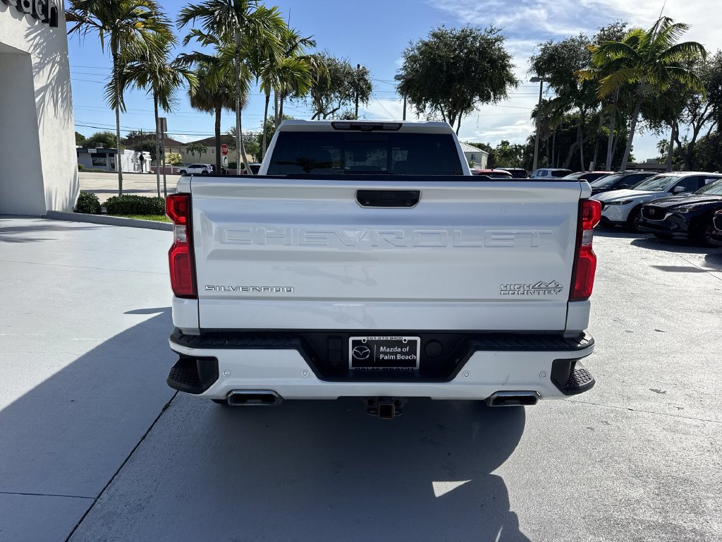 Used 2022 Chevrolet Silverado 1500 High Country w/ Technology Package AWD/4WD image 2