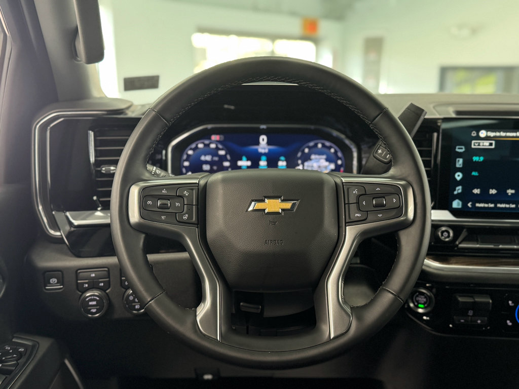 Used 2025 Chevrolet Silverado 2500 LT w/ Convenience Package AWD/4WD image 19