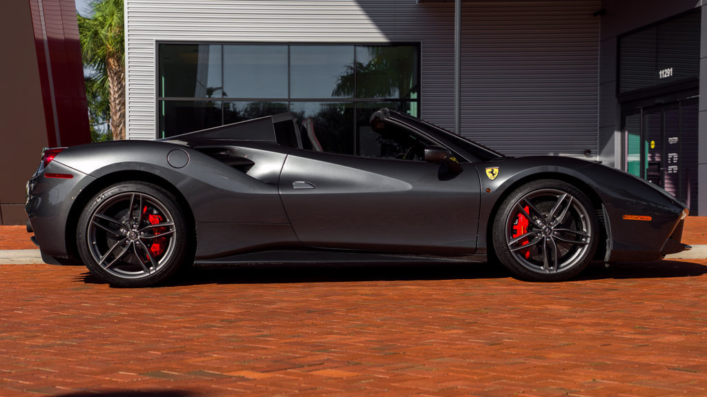Used 2018 Ferrari 488 Spider RWD image 10