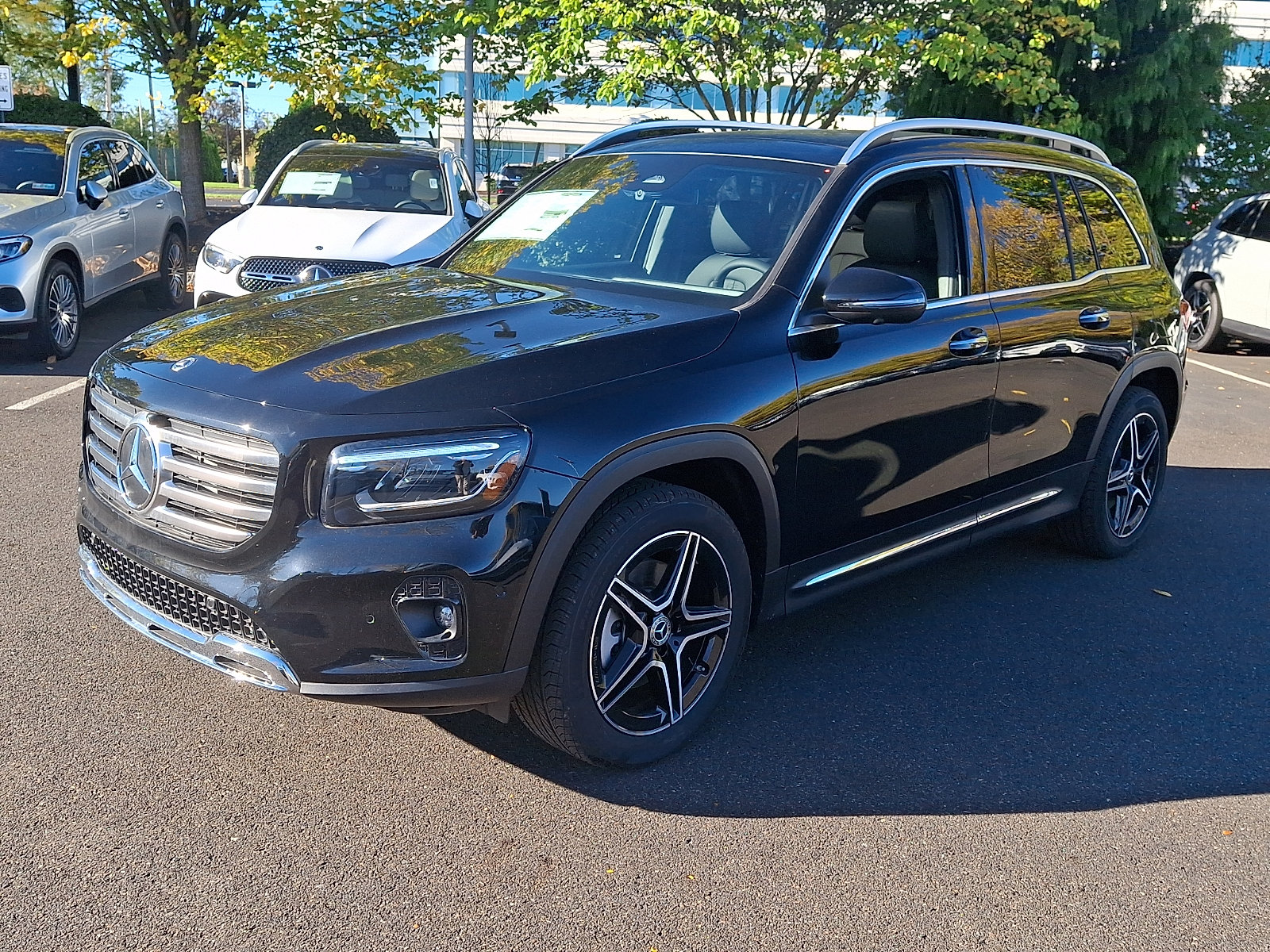New 2026 Mercedes-Benz GLB 250 4MATIC image 3