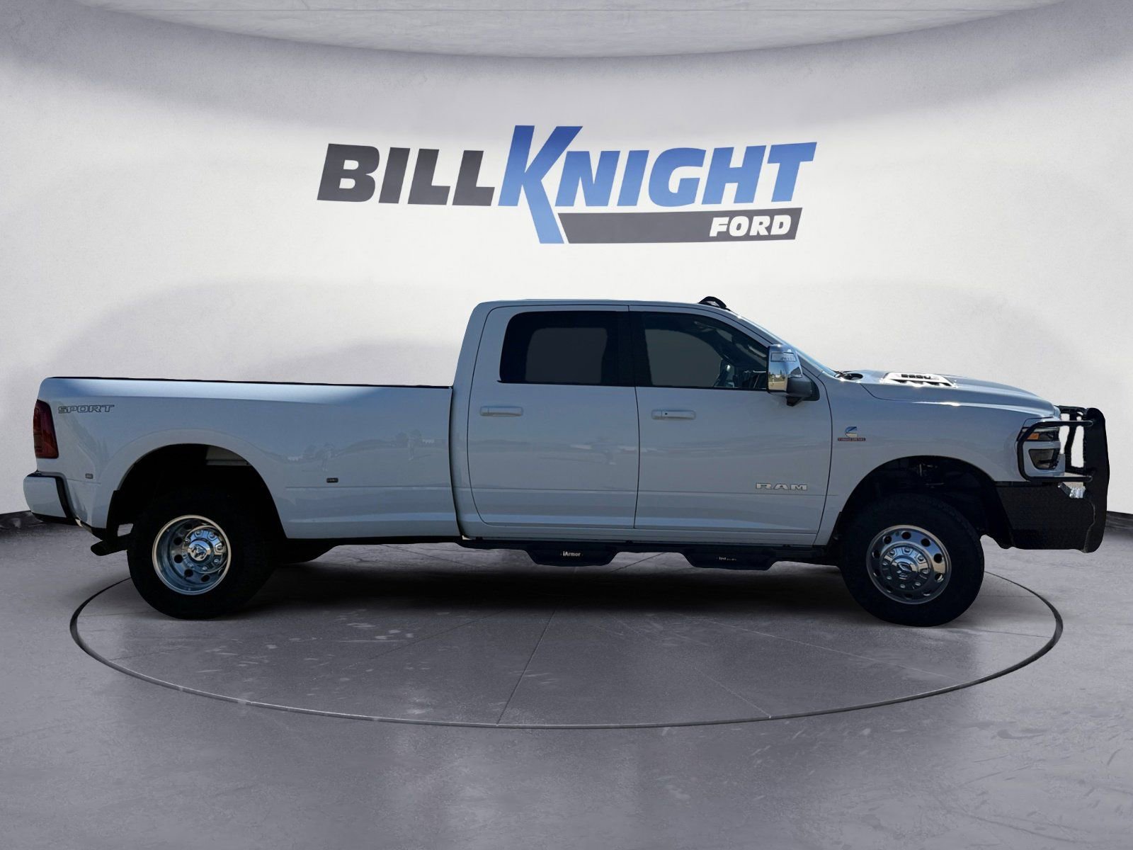 Used 2025 RAM 3500 Laramie w/ Sport Appearance Package AWD/4WD image 6