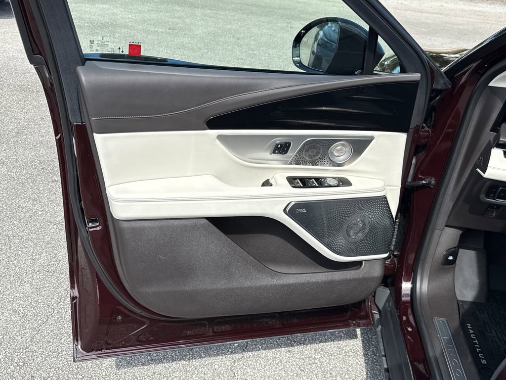 Used 2024 Lincoln Nautilus Black Label image 14