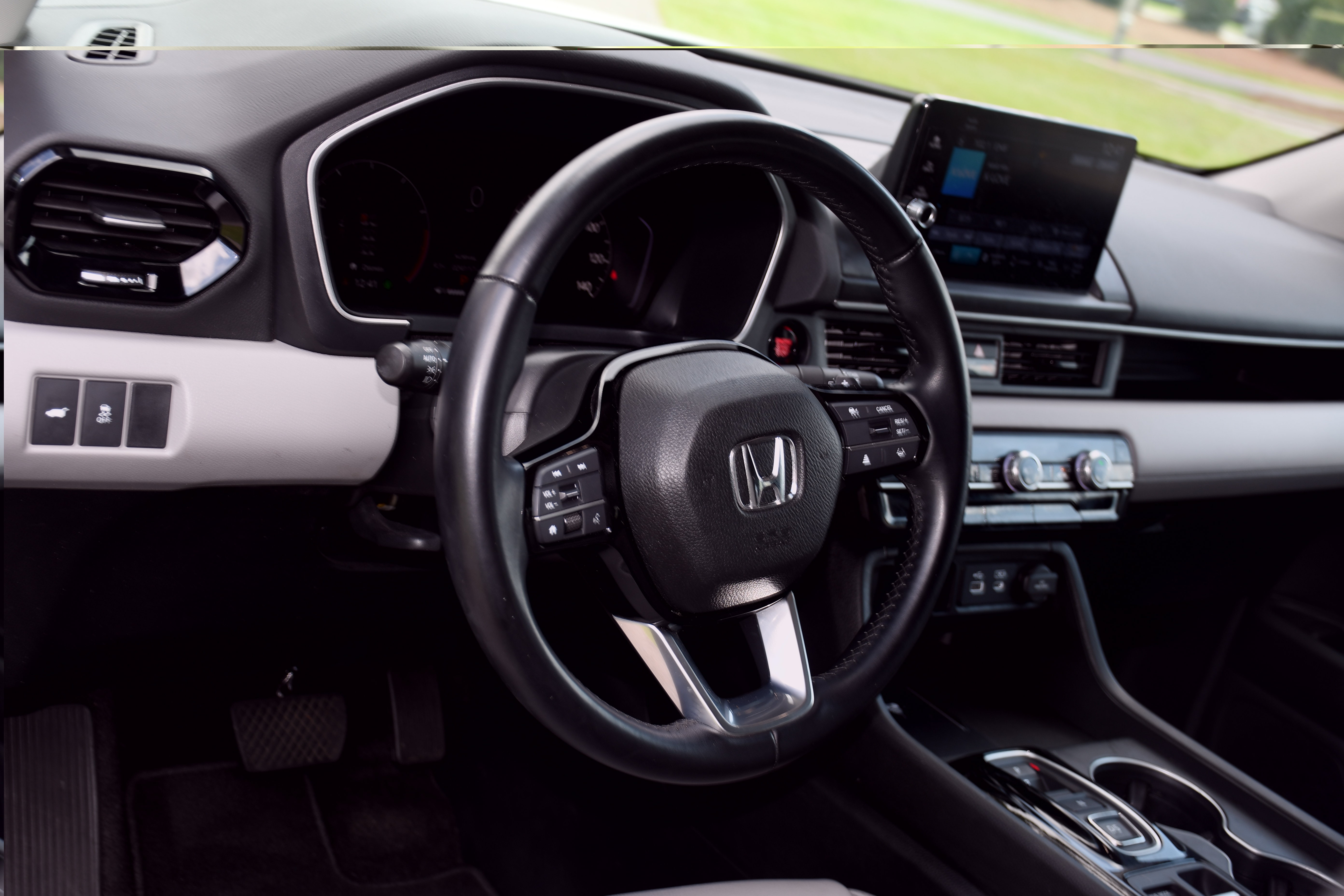 Used 2025 Honda Pilot EX-L image 8