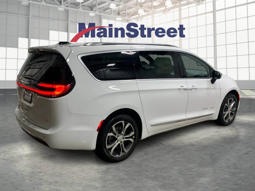 New 2026 Chrysler Pacifica Pinnacle AWD/4WD image 5