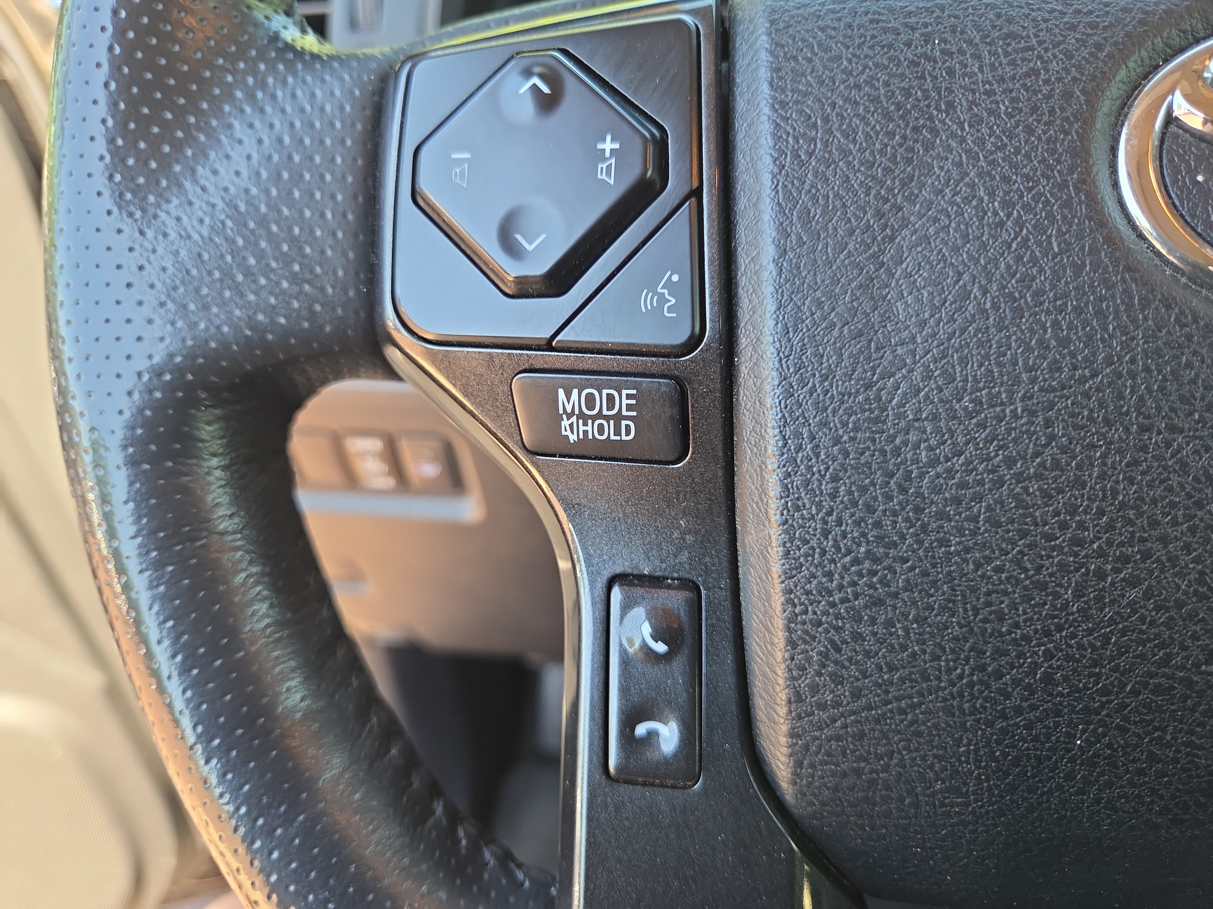 Used 2023 Toyota 4Runner 40th Anniversary SE AWD/4WD image 33
