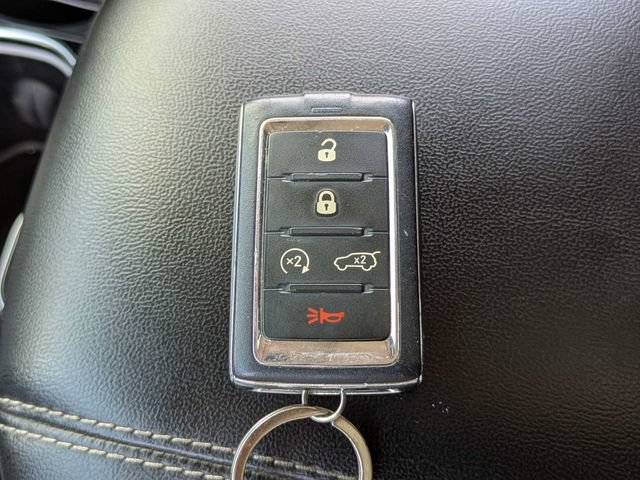 Used 2022 Jeep Grand Cherokee Limited AWD/4WD image 31