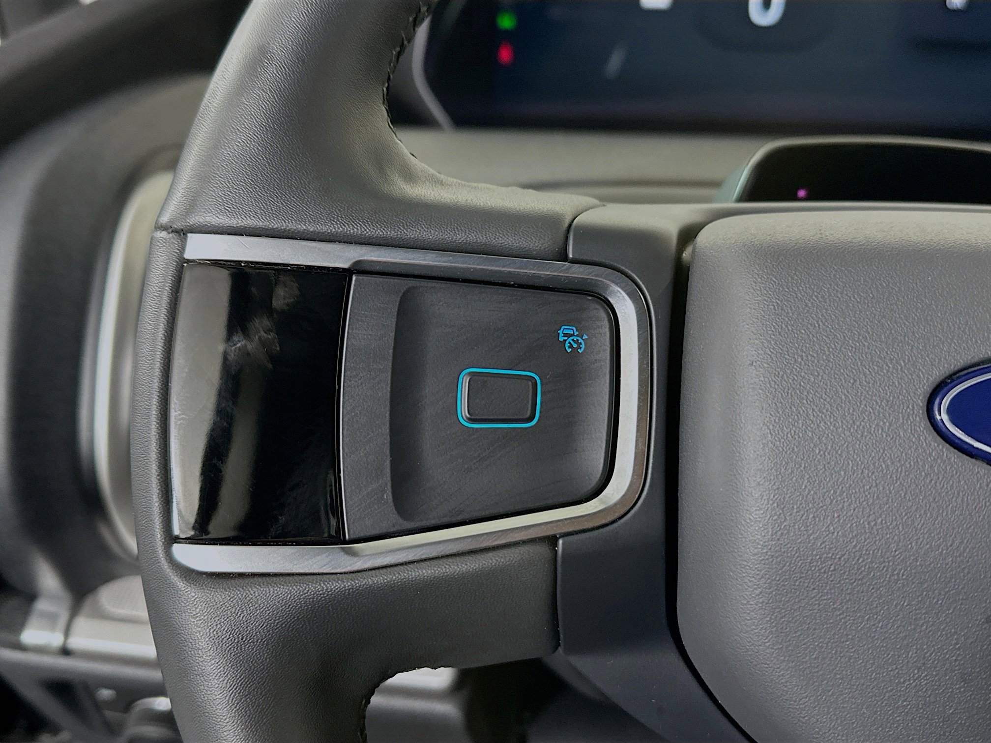 Used 2025 Ford Expedition Active image 16