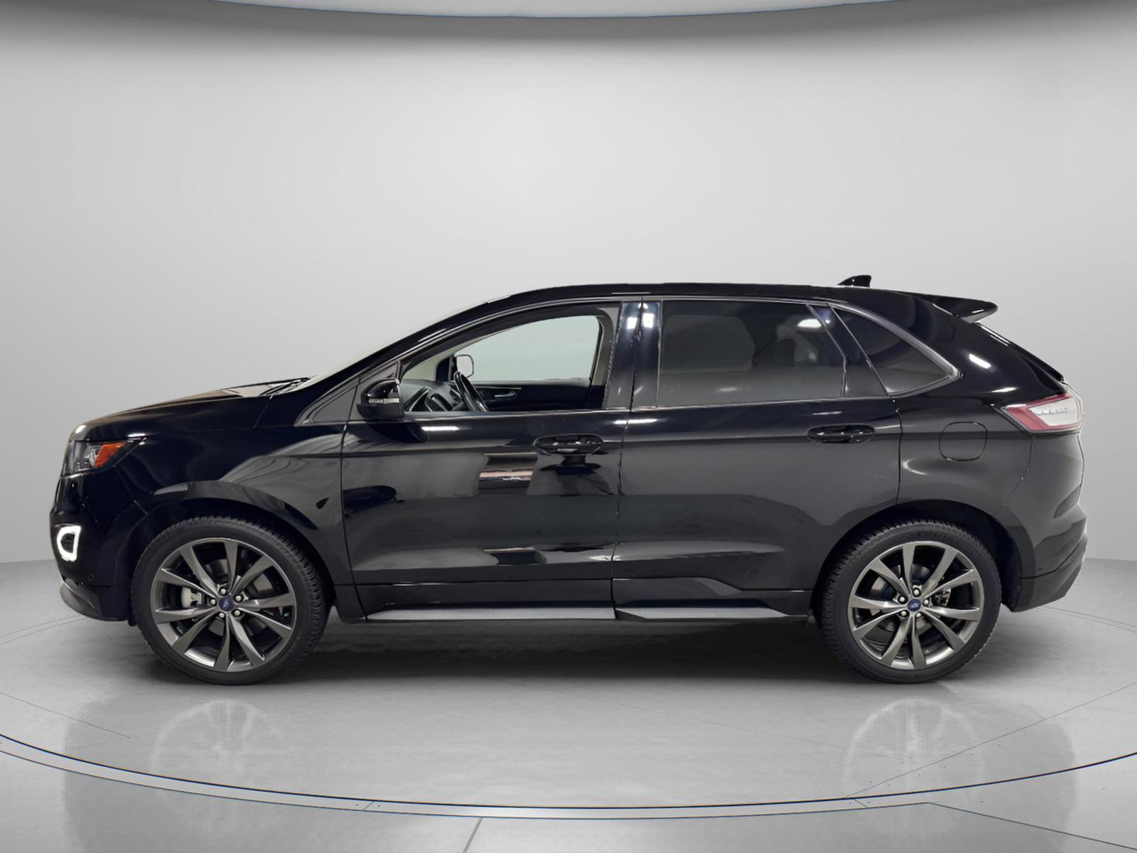 Used 2018 Ford Edge Sport w/ Equipment Group 401A image 2