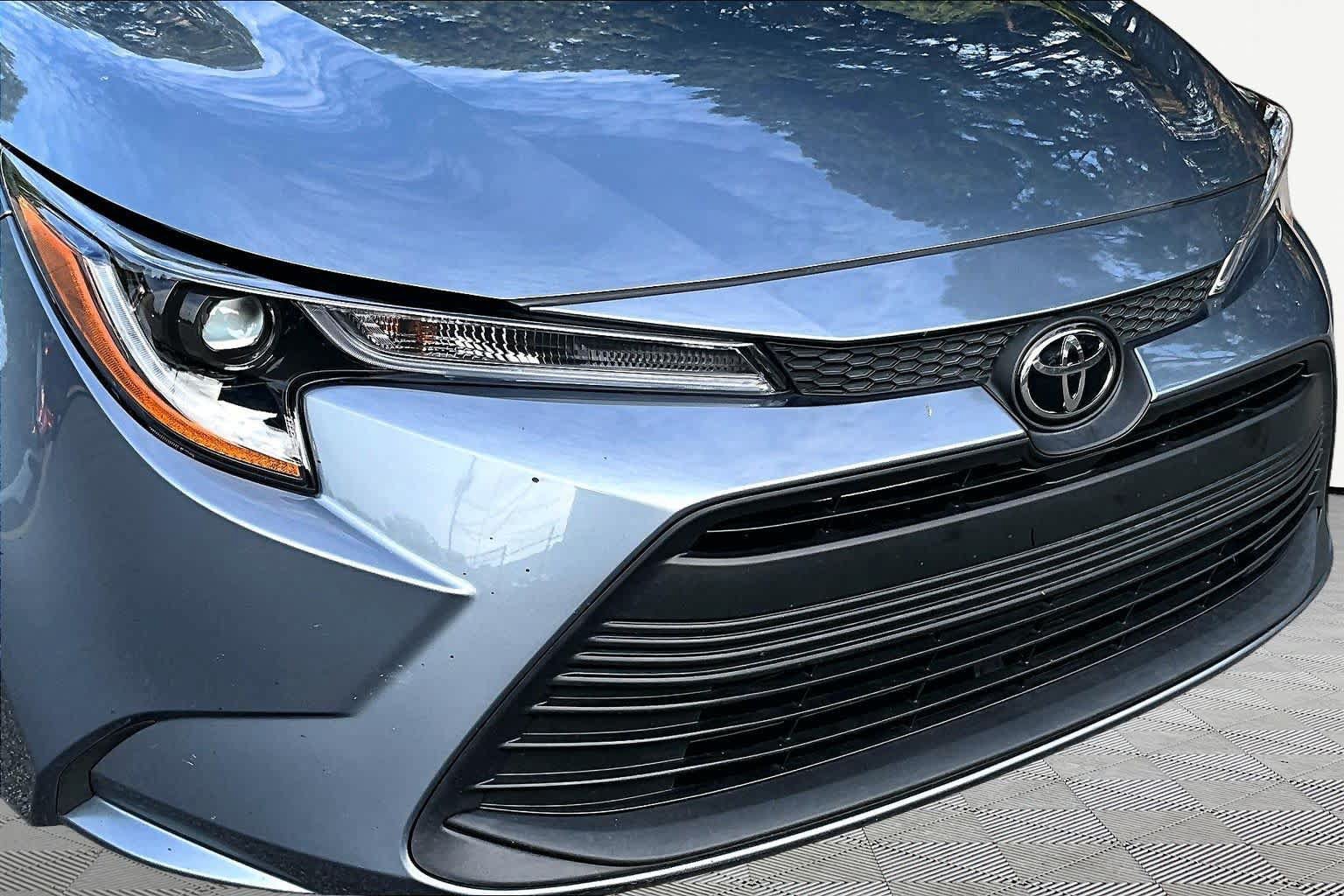 Certified 2025 Toyota Corolla LE w/ Convenience Package FWD image 30