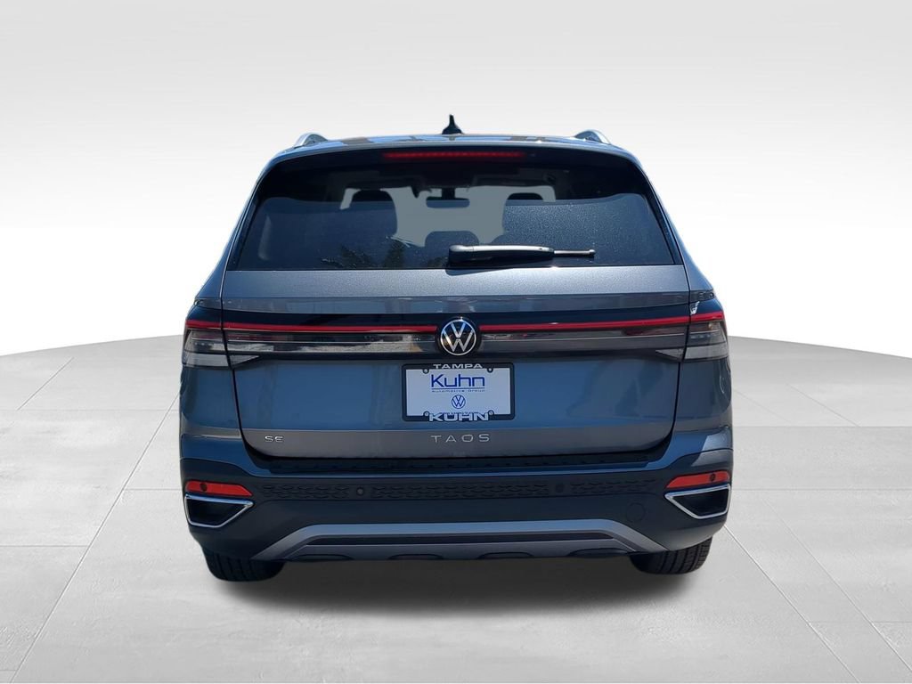 New 2026 Volkswagen Taos SE FWD image 5