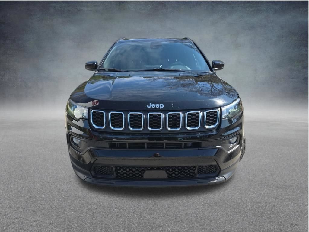 Used 2025 Jeep Compass Latitude AWD/4WD image 12