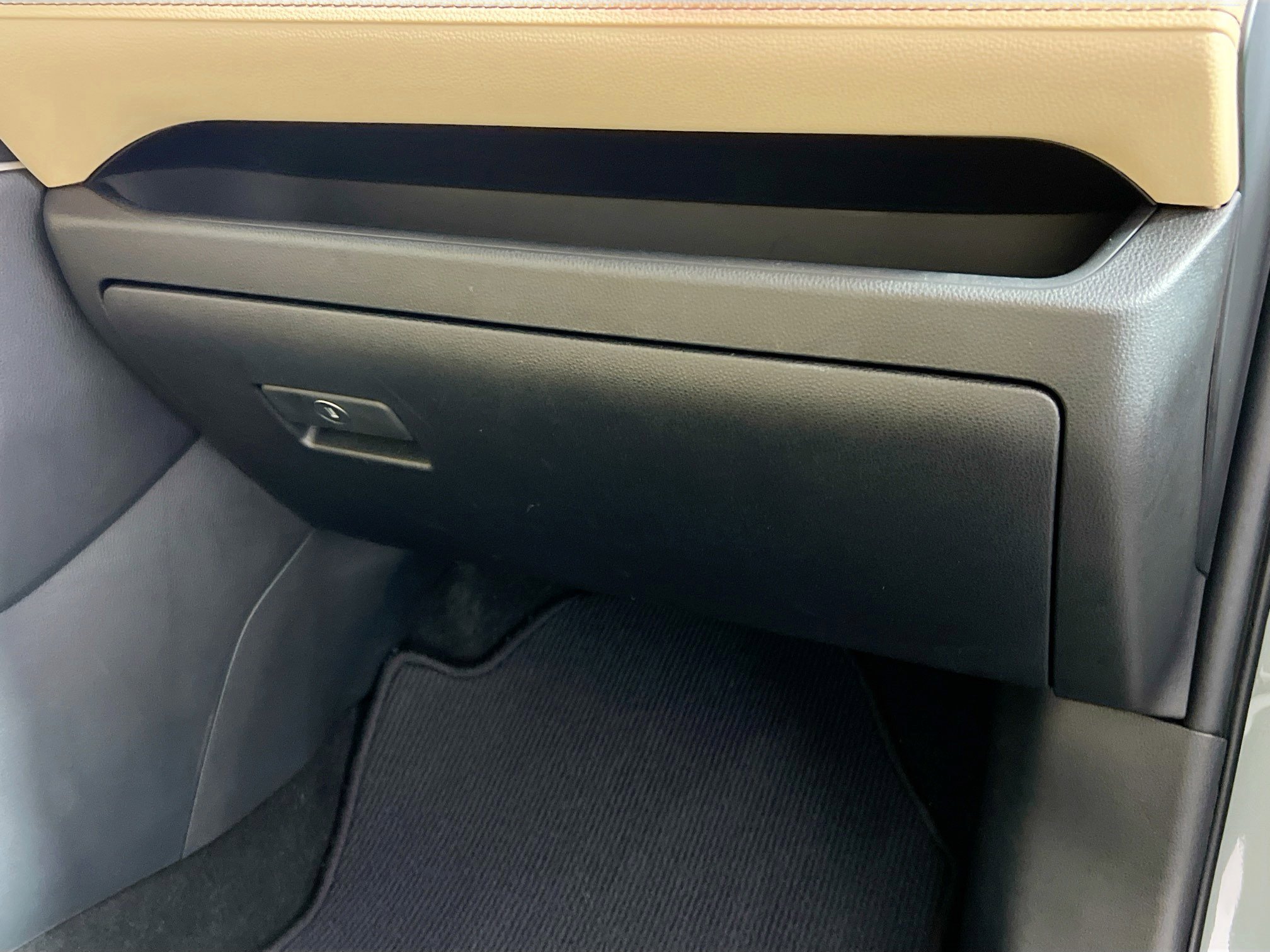 Used 2023 Toyota RAV4 XLE Premium image 35