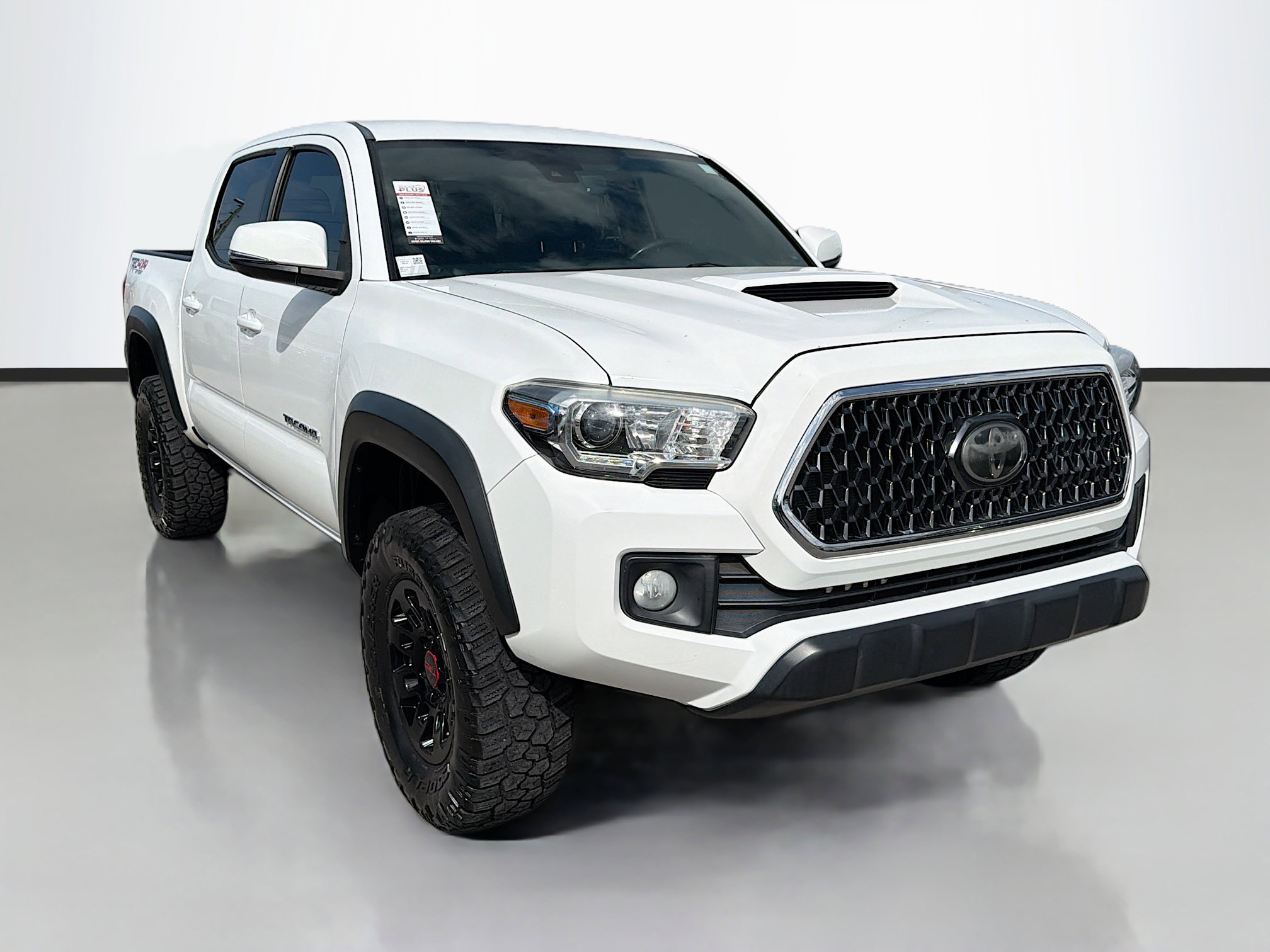 Used 2019 Toyota Tacoma TRD Off-Road AWD/4WD image 2