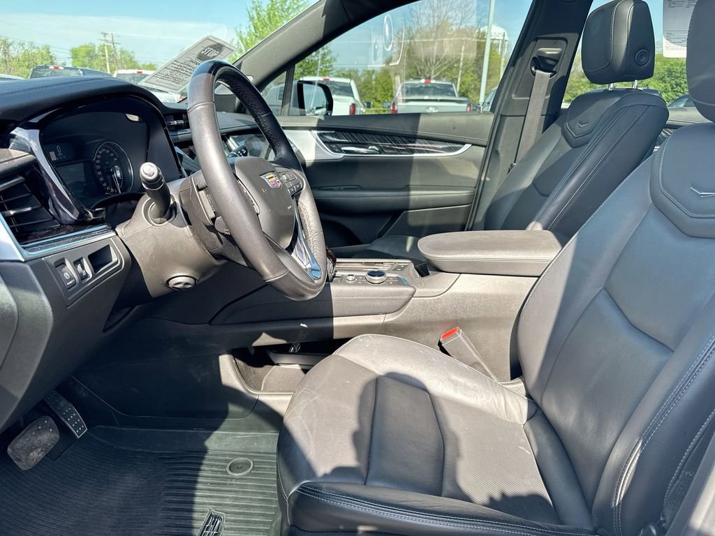 Used 2023 Cadillac XT6 Premium Luxury w/ LPO, Floor Liner Package AWD/4WD image 21