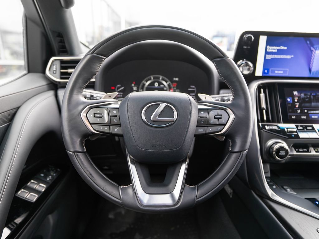 Used 2024 Lexus LX 600 4WD w/ Appearance Package image 19