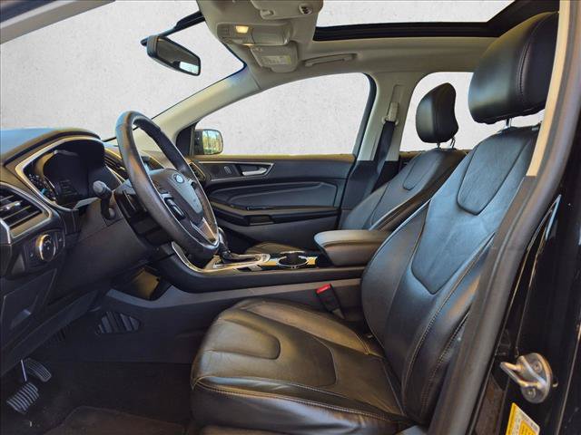 Used 2016 Ford Edge Titanium FWD image 16