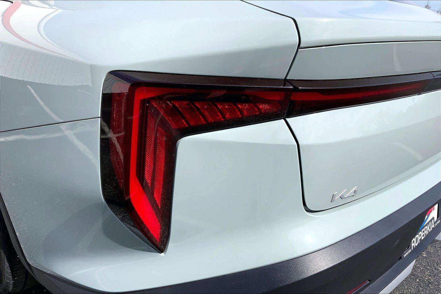 Used 2025 Kia K4 EX image 17